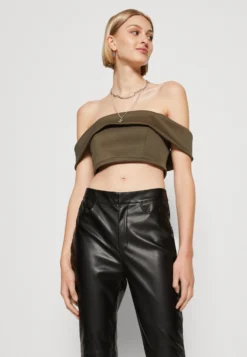 Wal G Brody Crop - T-Shirt Print - Khaki 9 Wal G Brody Crop - T-Shirt Print - Khaki -Wal G Verkoopwinkel 005396816b154e318799c3700a514c23 scaled