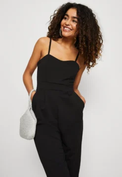 Wal G Hula - Jumpsuit - Black -Wal G Verkoopwinkel 0118175a23f040bf8081e4816ea9b8ba scaled