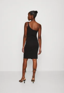 Wal G Valencia Cut Out One Shoulder Midi Dress - Jerseyjurk - Black -Wal G Verkoopwinkel 02247a8b530c4ae3a62830e14812b19b scaled
