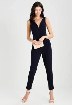 Wal G V Neck - Jumpsuit - Navy 6 Wal G V Neck - Jumpsuit - Navy -Wal G Verkoopwinkel 02a567853d6c4712976b3ad2c3e3ae3e