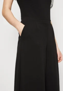 Wal G Sandy Trouser - Broek - Black -Wal G Verkoopwinkel 079e298e5c8744338cfa1c9ab9c5b78a scaled