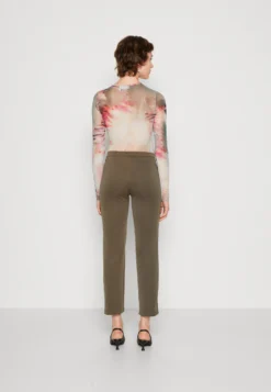 Wal G Brody Trouser - Broek - Khaki -Wal G Verkoopwinkel 08d3f9dd0cf94e8ea0ba6e11ebbe1398 scaled