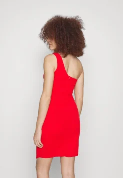 Wal G Dolly Asymmetric Mini - Etui-Jurk - Red 8 Wal G Dolly Asymmetric Mini - Etui-Jurk - Red -Wal G Verkoopwinkel 0aff5bbda8a54df7bd72d07375b1cbdc scaled