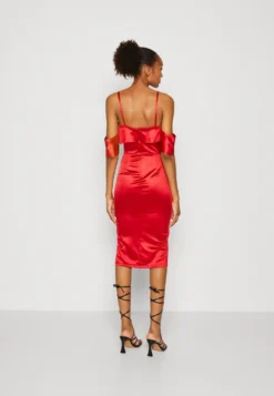 Wal G Gina Ruffle Midi - Cocktailjurk - Red -Wal G Verkoopwinkel 103212bc525541b490415a7381c3b93d scaled