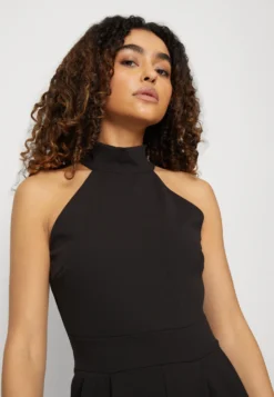 Wal G Violet Halter - Jumpsuit - Black -Wal G Verkoopwinkel 105bb55764334f929dd0cb5df9a7d460 scaled