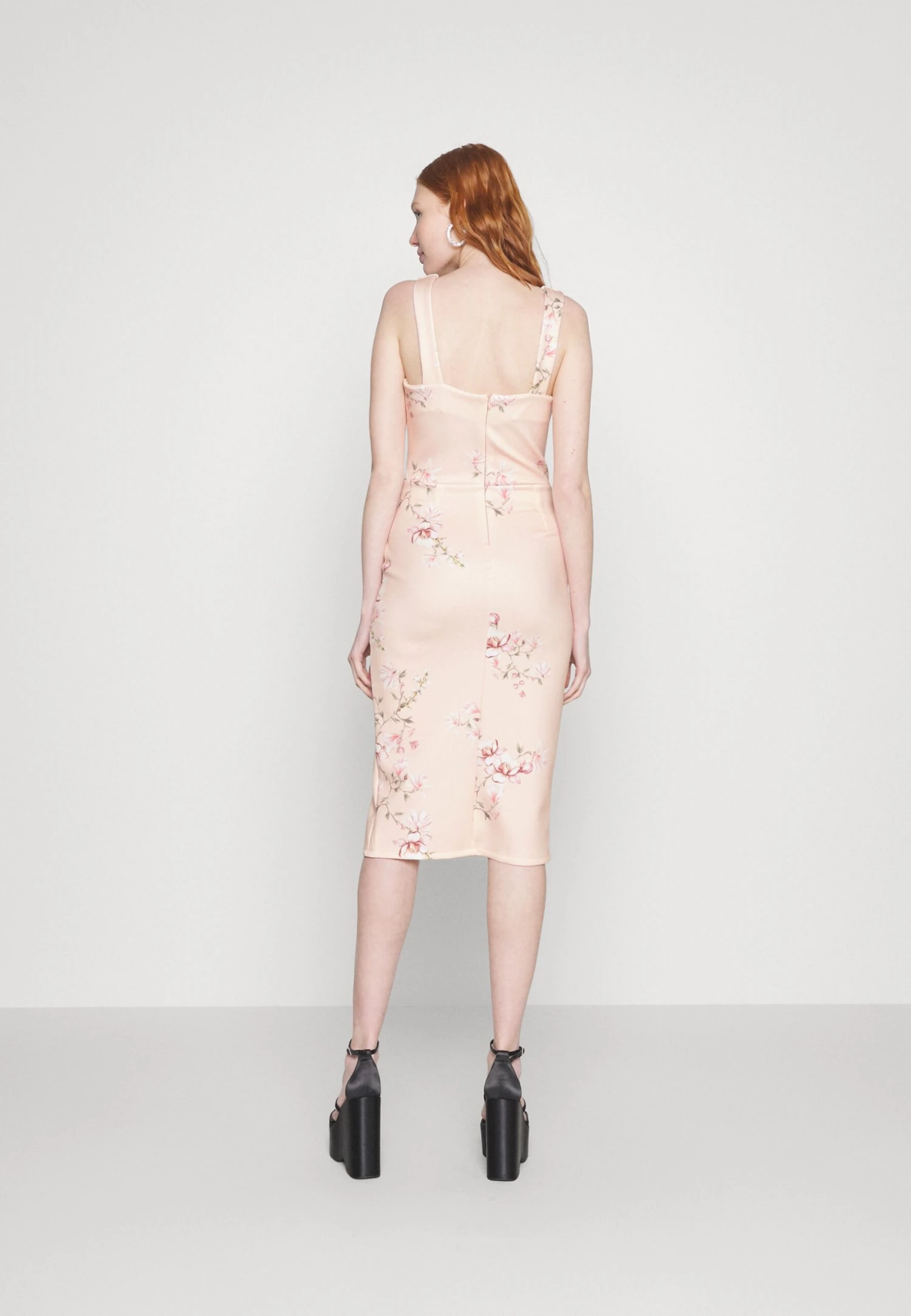 Wal G Wedding Alma V Neck Midi - Jerseyjurk - Light Pink 3 Wal G Wedding Alma V Neck Midi - Jerseyjurk - Light Pink - Afbeelding 3