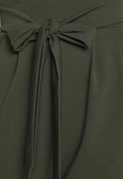 Wal G Jimmy Tie Back - Jumpsuit - Khaki Green -Wal G Verkoopwinkel 1408de4bfe374368aac53c08a147c9ad scaled