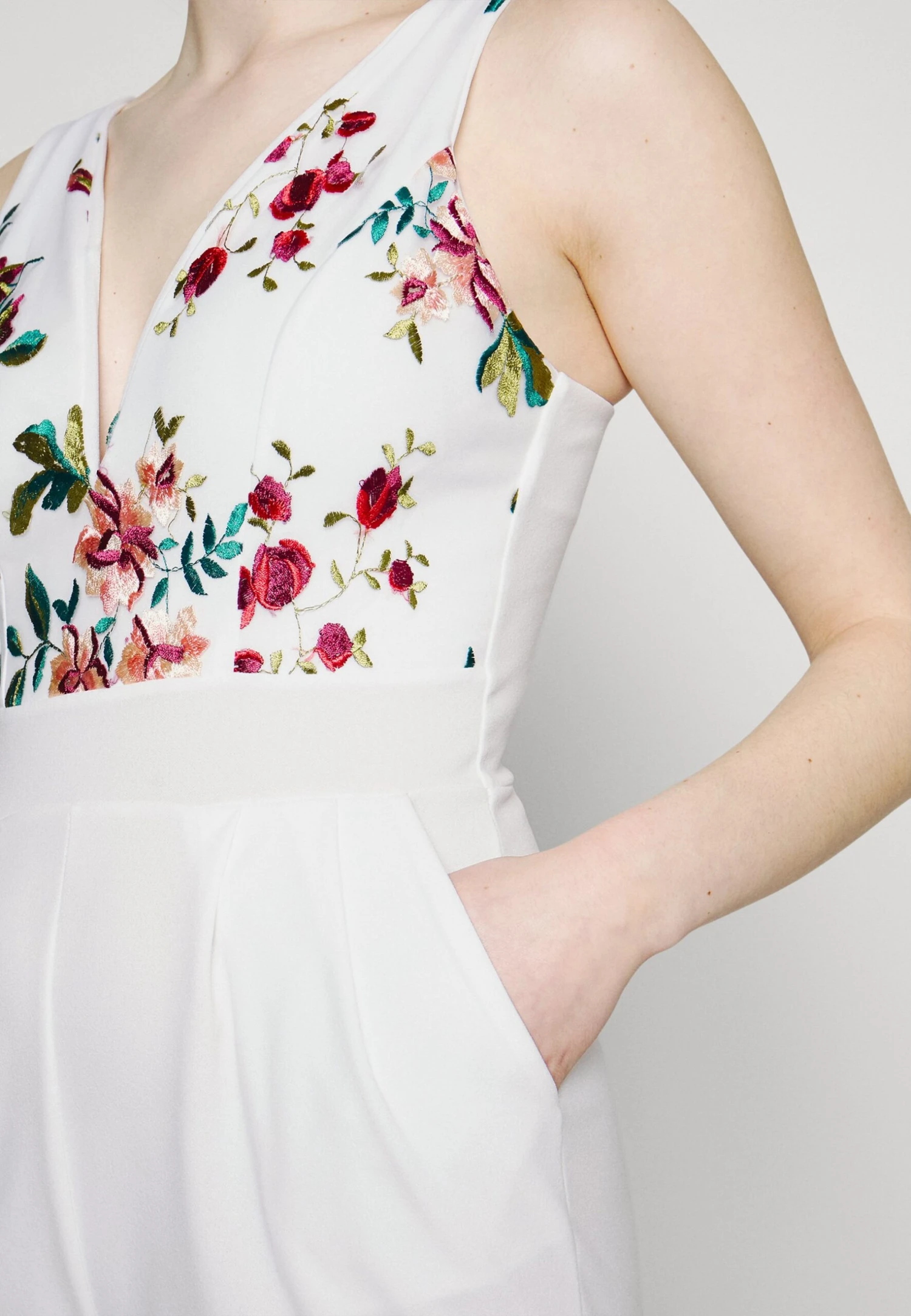 Wal G Print Contrast Plunge- Jumpsuit - White 5 Wal G Print Contrast Plunge- Jumpsuit - White - Afbeelding 5