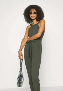 Wal G Jimmy Tie Back - Jumpsuit - Khaki Green -Wal G Verkoopwinkel 18f5e1c797084f6b9d78eaa8f28cb7e0 scaled