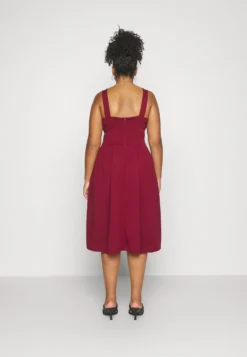 Kandy V Neck Midi - Jurk - Wine -Wal G Verkoopwinkel 1b553eadd71c451e85bb5f07bc256434 scaled