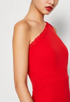 Wal G Wendy One Shoulder Maxi Dress - Jerseyjurk - Red 11 Wal G Wendy One Shoulder Maxi Dress - Jerseyjurk - Red -Wal G Verkoopwinkel 1bb97fe232ca4bdf9c2112e7810e6e6b scaled