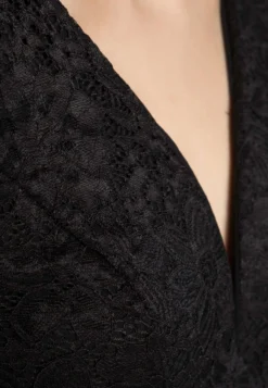 Wal G V Neck Midi Dress - Etui-Jurk - Black -Wal G Verkoopwinkel 20d138f619d646a88df3bcdf0e9c9315 scaled