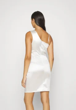 Wal G Tanya Ruffle Mini - Cocktailjurk - White -Wal G Verkoopwinkel 21552e3d87fb4a83abd10e3cd2c447be scaled