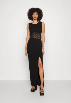 Wal G Lace Maxi Dress - Galajurk - Black