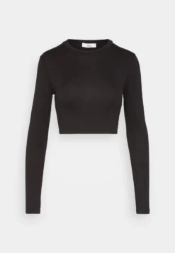 Wal G Roza Back Detail Crop - Longsleeve - Black 10 Wal G Roza Back Detail Crop - Longsleeve - Black -Wal G Verkoopwinkel 27475325ce104f04a8c35bab4f16ac91 scaled