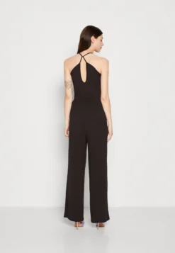 Wal G Summer Essentials Henny Cut Out - Jumpsuit - Black 8 Wal G Summer Essentials Henny Cut Out - Jumpsuit - Black -Wal G Verkoopwinkel 275b21723746427bb65c8bcbb3f63bff scaled