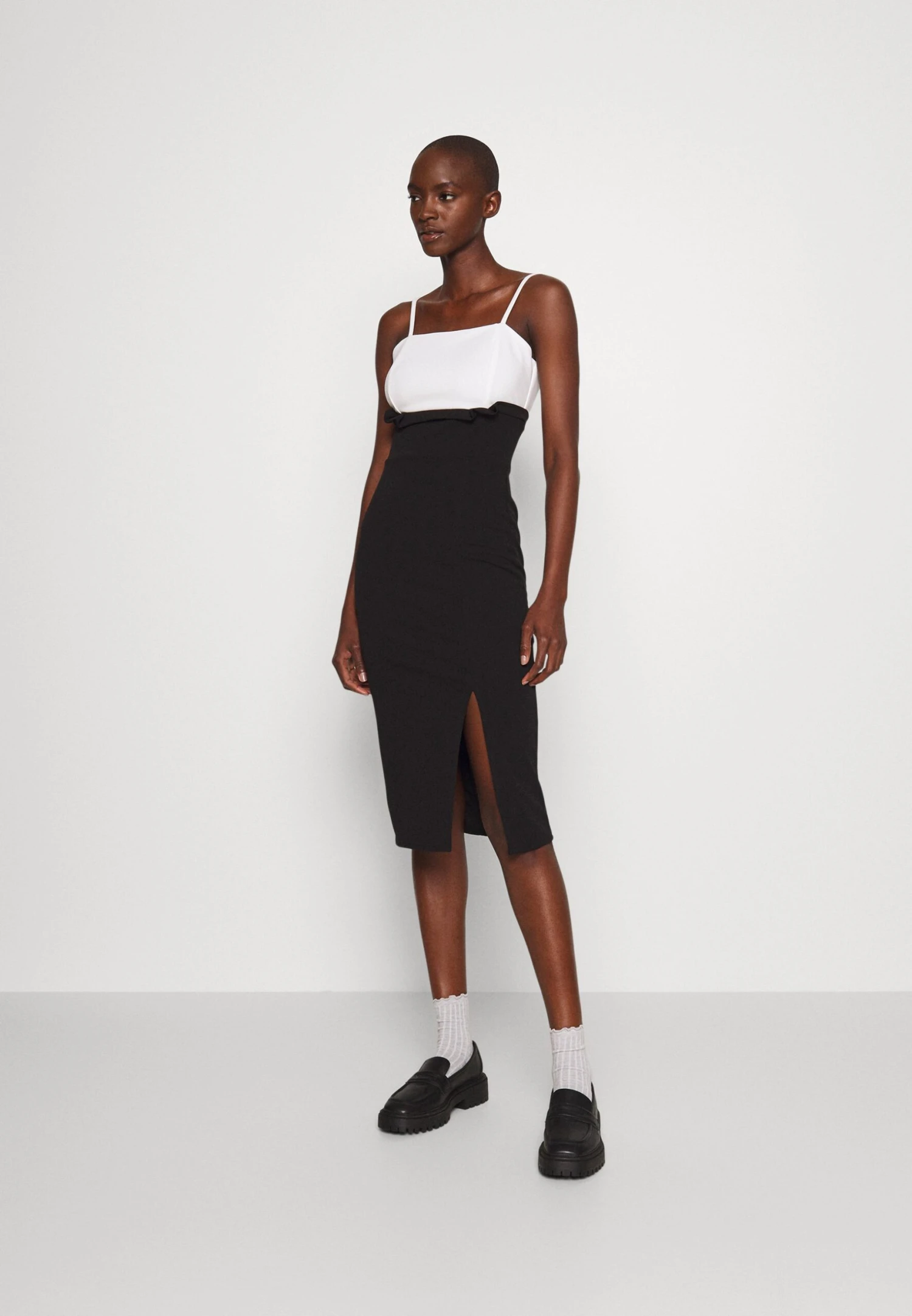 Janya - Jurk - Black/White 1 Janya - Jurk - Black/White