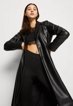 Wal G Jonny Crop - Longsleeve - Black 9 Wal G Jonny Crop - Longsleeve - Black -Wal G Verkoopwinkel 28f665adc56b4618853f1b59c24f83f6 scaled