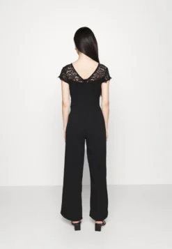 Cecillian V Neck Jumpsuit - Jumpsuit - Black 9 Cecillian V Neck Jumpsuit - Jumpsuit - Black -Wal G Verkoopwinkel 2aaa629779a04311946e63370a737f50 scaled