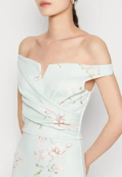 Wal G Wedding Kai V Neck Print Maxi - Galajurk - Sage Green -Wal G Verkoopwinkel 2def809060d64c89a4da0f50e8cefb7a scaled