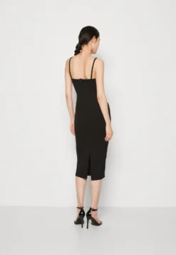 Wal G Kate Cut Out Midi - Jerseyjurk - Black 8 Wal G Kate Cut Out Midi - Jerseyjurk - Black -Wal G Verkoopwinkel 2fc8773056634a0da5e8fd7e8b9129ee scaled