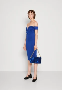 Wal G Elia Off Shoulder - Galajurk - Electric Blue -Wal G Verkoopwinkel 310e5da6e7b946b7a5a974665f63a73d scaled