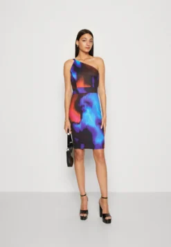 Wal G Vlera Strap Print Midi - Jerseyjurk - Mehrfarbig -Wal G Verkoopwinkel 31fcb9856527486b8aa34d3a7cd4c53c scaled