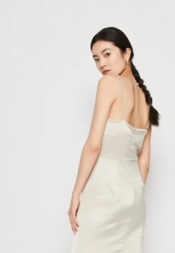 Wal G Wedding Mona Maxi - Galajurk - Gold-Coloured 9 Wal G Wedding Mona Maxi - Galajurk - Gold-Coloured -Wal G Verkoopwinkel 34ba8641277344f387644345097245eb scaled