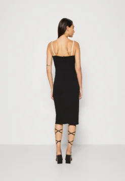 Wal G Lulu Contrast Midi - Jerseyjurk - Black/White -Wal G Verkoopwinkel 3994f1330cc04d9f8d88e1c02381b16f scaled