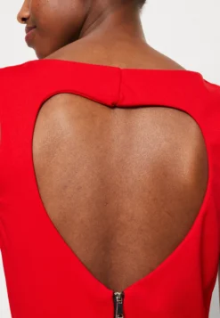 Wal G Valentines Holly Heart Cut Out Skater - Cocktailjurk - Red -Wal G Verkoopwinkel 3aaee605d4d641349a48164ec21c5eb2 scaled