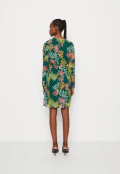 Wal G Cruise Collection Tropical Wrap Dress - Jurk - Multicoloured -Wal G Verkoopwinkel 3c3b1357a07a4929a31bf37b3c09c509 scaled