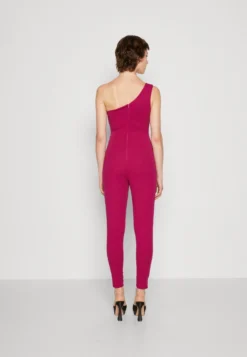 Wal G Rosalita One Shoulder - Jumpsuit - Raspberry -Wal G Verkoopwinkel 3c784c5d085f41199a094170e44f2e20 scaled
