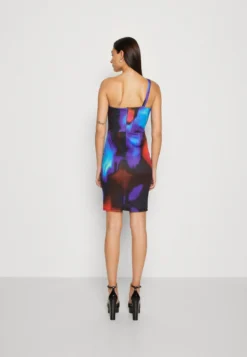 Wal G Vlera Strap Print Midi - Jerseyjurk - Mehrfarbig -Wal G Verkoopwinkel 3da762ec8b614605bc5f678268a53417 scaled