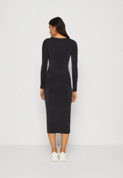 Wal G Mel Square Neck Midi - Cocktailjurk - Black 8 Wal G Mel Square Neck Midi - Cocktailjurk - Black -Wal G Verkoopwinkel 3e7ab24125ee48bfa81f5fc45b94ef06 scaled