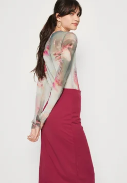 Wal G Valentines Heart Midi Skirt - Kokerrok - Magenta -Wal G Verkoopwinkel 417646f279d8487fa20e7d3bba89324d scaled