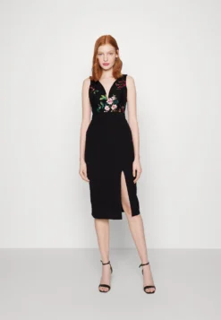 Wal G Embroidered V Neck Rose Midi - Cocktailjurk - Black Floral