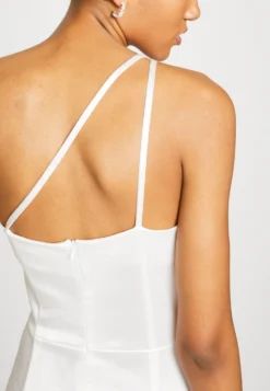 Wal G Chantal One Shoulder Maxi - Galajurk - White -Wal G Verkoopwinkel 42a9147b4e534b9a90f4b748fcd9dd0d scaled