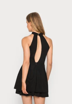 Wal G Cheryl Halter Neck Skater Dress - Jurk - Black -Wal G Verkoopwinkel 44b9b1a0494f44e0a9964b8f5de1fbea scaled