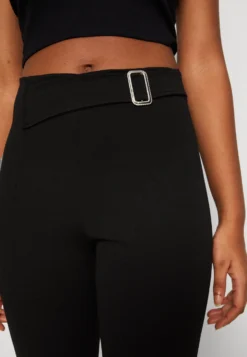 Wal G Melody Buckle Trouser - Broek - Black -Wal G Verkoopwinkel 4897e081502d42e991b88bce392c31d7 scaled