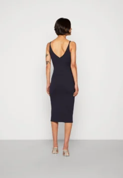 Wal G Strappy Square Neck Midi Dress - Etui-Jurk - Navy Blue -Wal G Verkoopwinkel 4b1c171e5e4145969f6afa0816aaeefa scaled