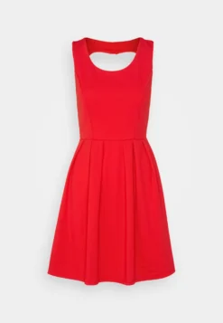 Wal G Valentines Holly Heart Cut Out Skater - Cocktailjurk - Red -Wal G Verkoopwinkel 4d43281cd5c44980be0d609f9aa9a03f scaled