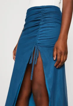 Wal G Roro Midi Skirt - Kokerrok - Dark Teal Blue -Wal G Verkoopwinkel 4ee2bb1265da427881e12ebcf43067ff scaled