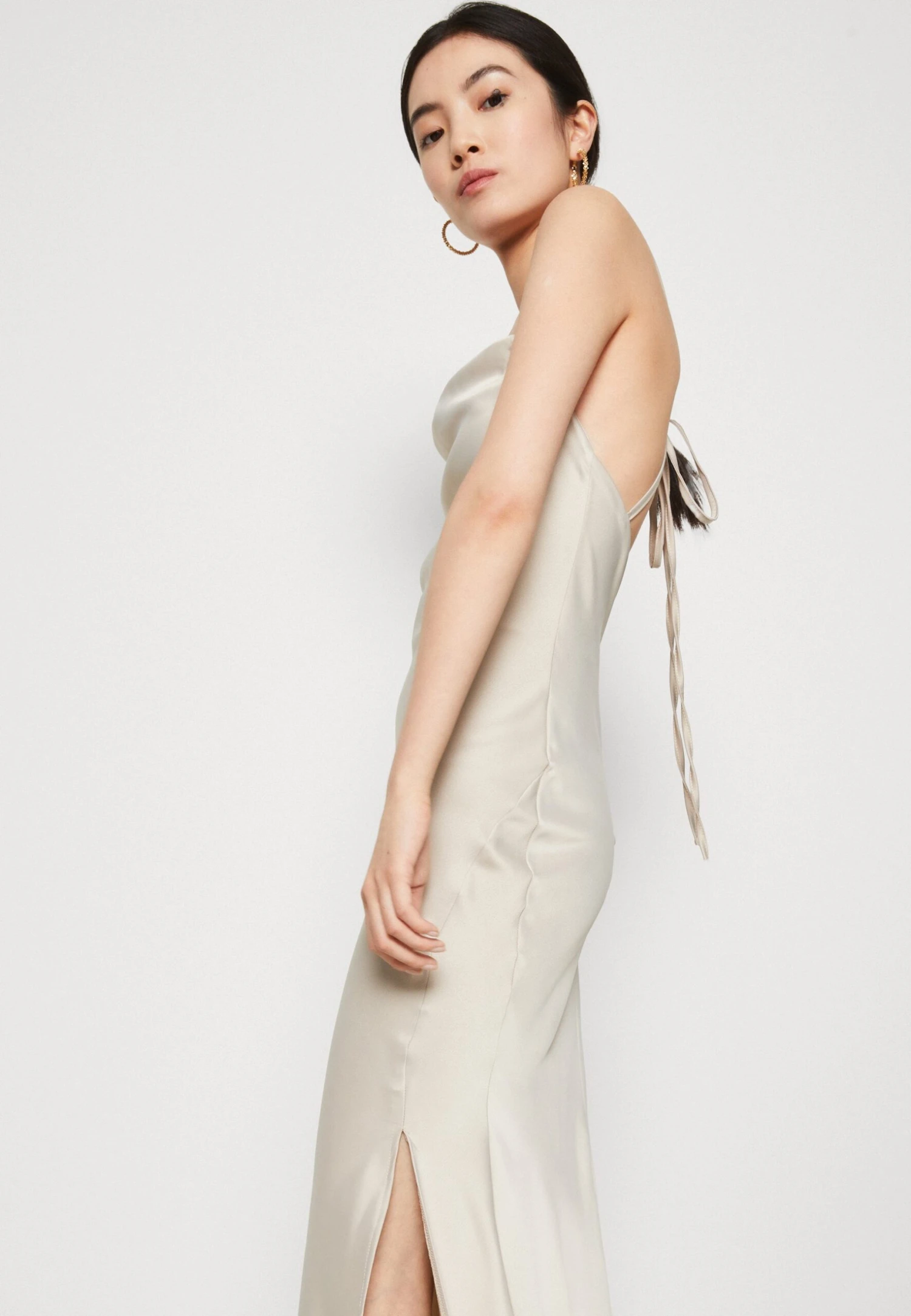 Wal G Wedding Juliette Gown - Galajurk - Champagne 4 Wal G Wedding Juliette Gown - Galajurk - Champagne - Afbeelding 4