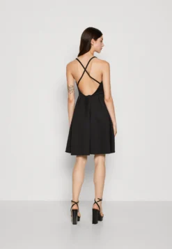 Wal G Bella Baloon Skater - Cocktailjurk - Black -Wal G Verkoopwinkel 527f3e3087a04bca9738a0bbb8149b11 scaled