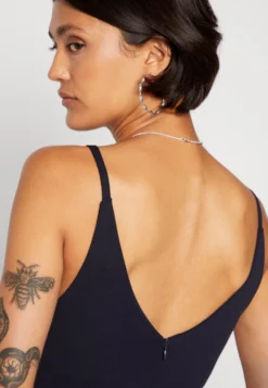 Wal G Strappy Square Neck Midi Dress - Etui-Jurk - Navy Blue -Wal G Verkoopwinkel 55df5442b94545a19fc7c4eca176c5b2 scaled