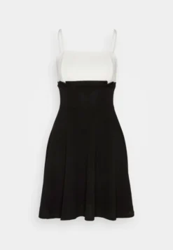 Wal G Janya Contrast Skater - Jerseyjurk - Black/White 10 Wal G Janya Contrast Skater - Jerseyjurk - Black/White -Wal G Verkoopwinkel 5865d8a9f50e4e65ae10f0e3a1a42a18 scaled