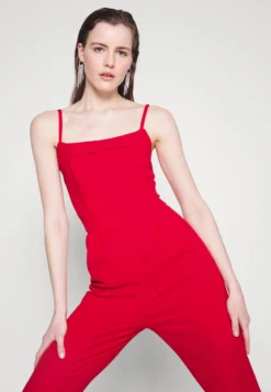 Xina Strappy - Jumpsuit - Red -Wal G Verkoopwinkel 58d9dda47c384ef2b690aa7657f7f557 scaled