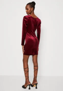 Wal G Valentines Dolly Cut Out Mini - Cocktailjurk - Wine -Wal G Verkoopwinkel 5aa9804285c8403390149a929ccf9854 scaled