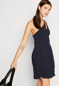 Wal G Reily Strap Skater - Jerseyjurk - Navy Blue -Wal G Verkoopwinkel 5fa20520ca6a4ec7842a5c682d2e6875 scaled