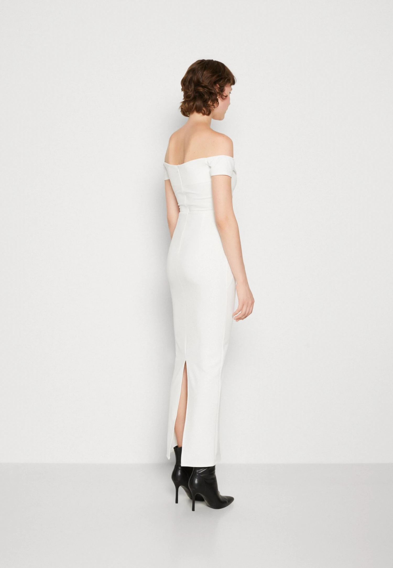 Wal G Elia Off Shoulder - Galajurk - White 3 Wal G Elia Off Shoulder - Galajurk - White - Afbeelding 3